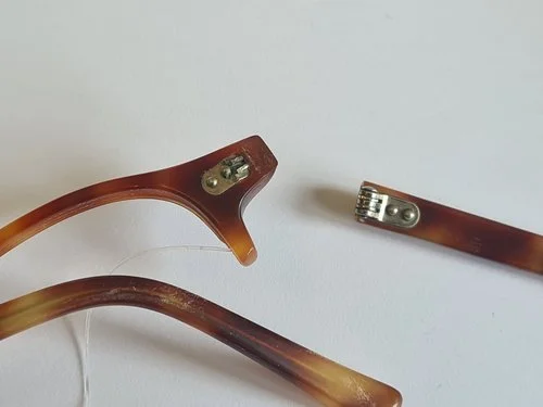 Glasses hinge snapped sales